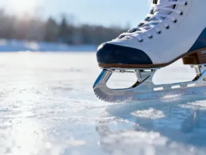 Profesjonalny stoper i buty sportowe na macie do ćwiczeń w nowoczesnej siłowni, gotowe do treningu HIIT.